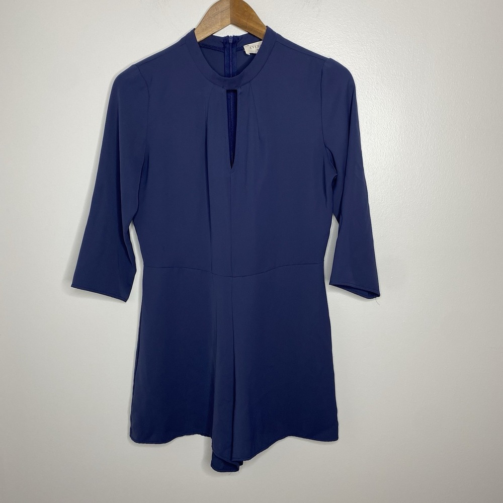Everly 3/4 Sleeve Romper Women's Size Medium Blue Keyhole Zip